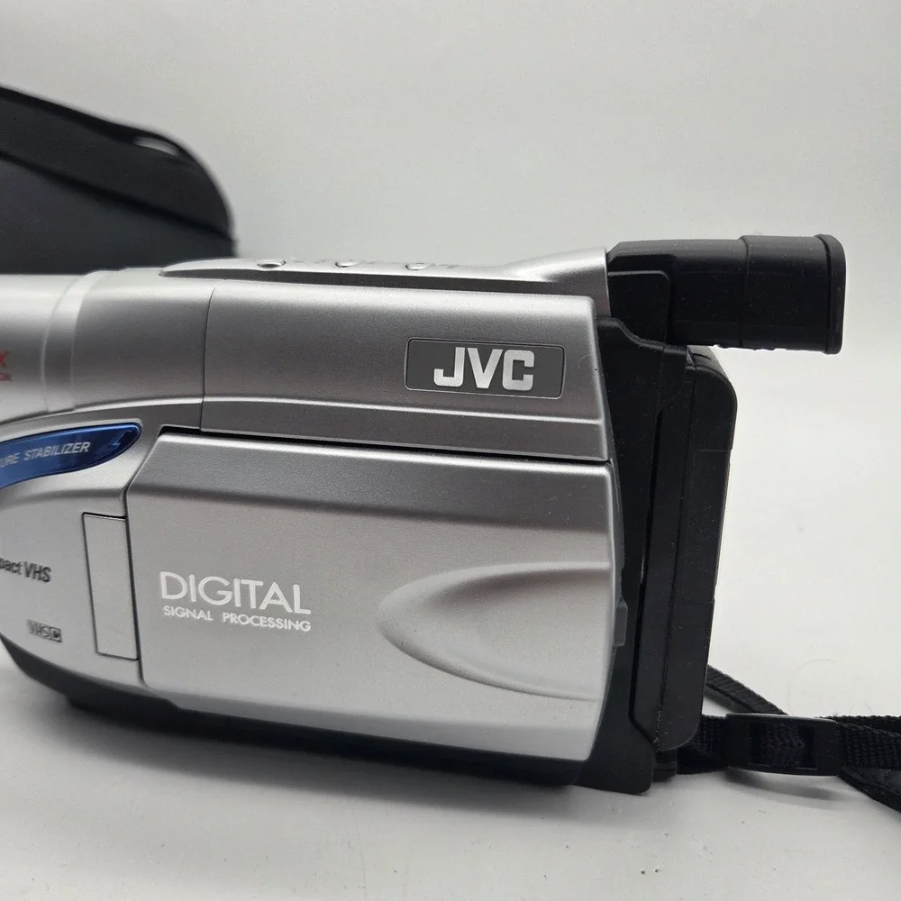 UNTESTED JVC GR-AXM18U Camcorder 2.5